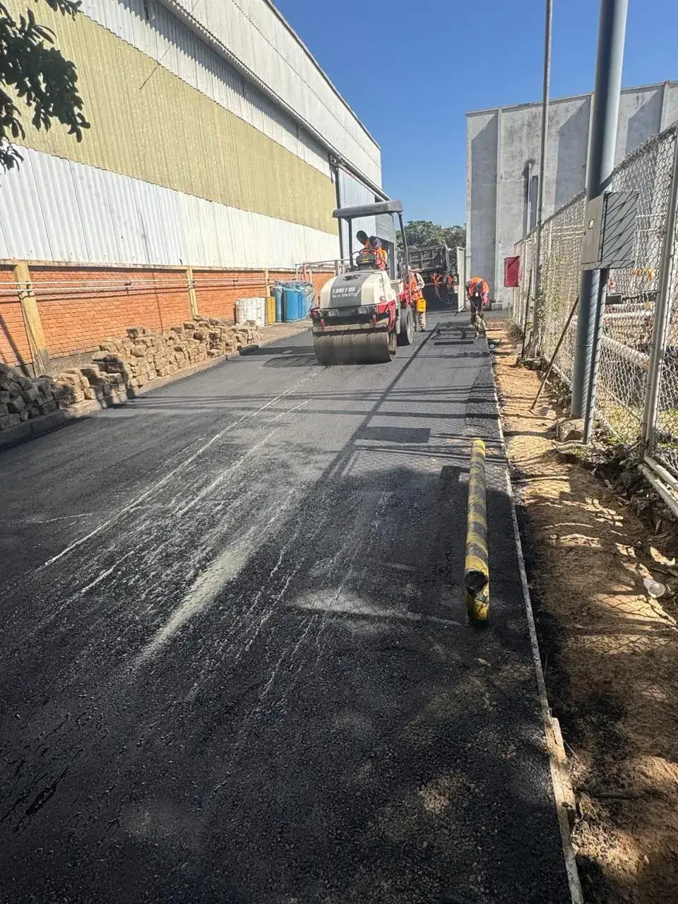 Quanto custa asfaltar? O que define o preço por m² e por km
